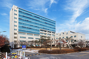 Seoul Tech Selected as Lead University for Semiconductor Materials, Parts, and Equipment Field in Advanced Field Innovation Fusion University Project 썸내일 이미지